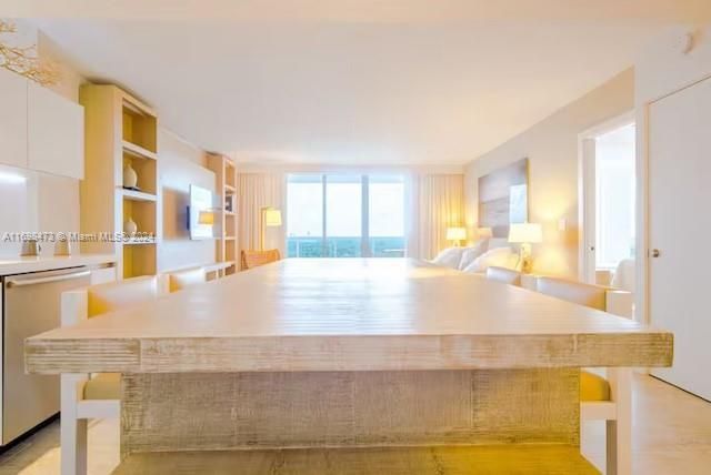 102 24th St, Unit 1021, Miami Beach, FL 33139 Photo