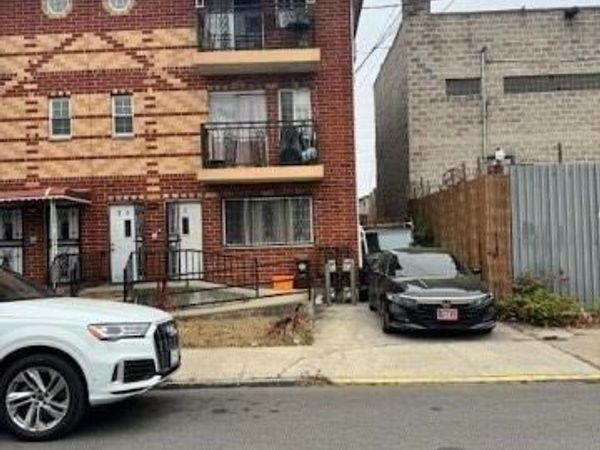 731 E 95th Street, Canarsie, NY 11236