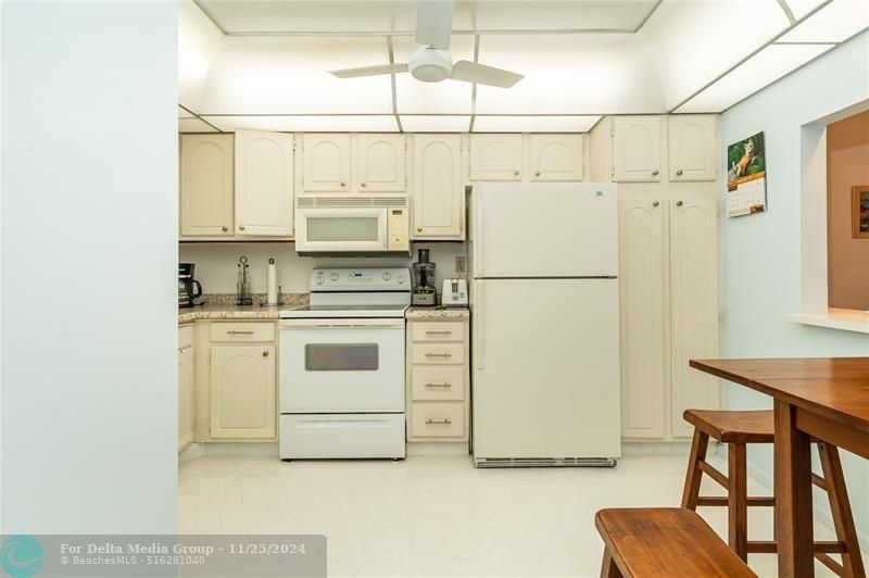 9611 N Hollybrook Lake Drive, Unit 107, Pembroke Pines, FL 33025 Photo