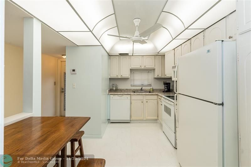 9611 N Hollybrook Lake Drive, Unit 107, Pembroke Pines, FL 33025 Photo