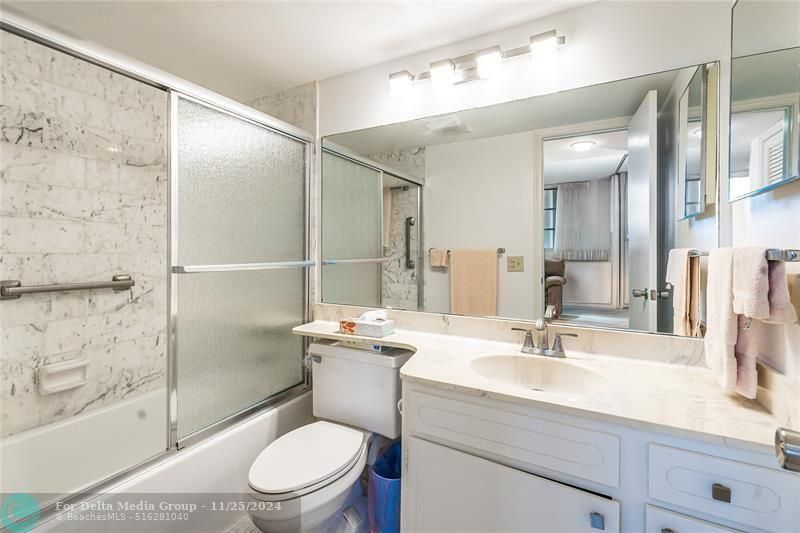 9611 N Hollybrook Lake Drive, Unit 107, Pembroke Pines, FL 33025 Photo