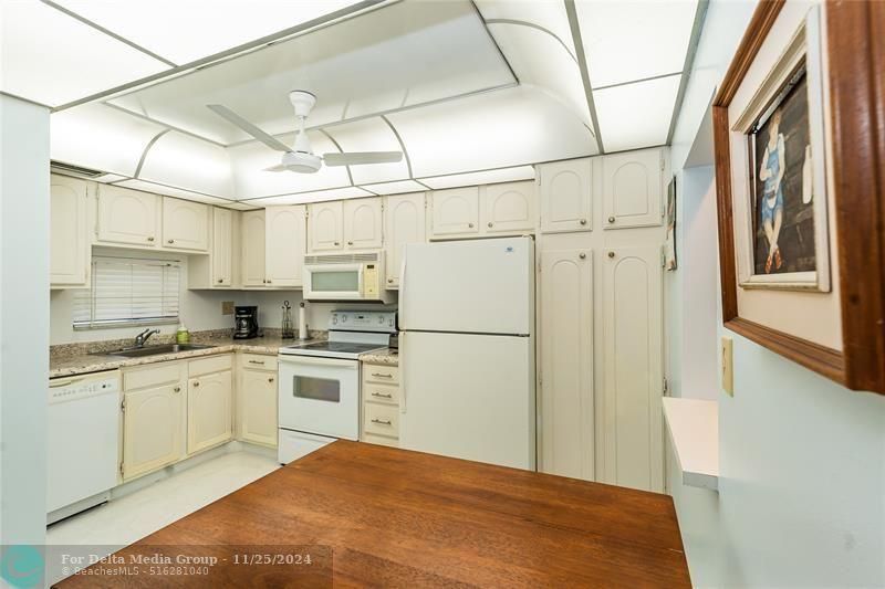 9611 N Hollybrook Lake Drive, Unit 107, Pembroke Pines, FL 33025 Photo