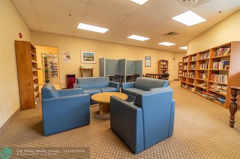 9611 N Hollybrook Lake Drive, Unit 107, Pembroke Pines, FL 33025 Photo