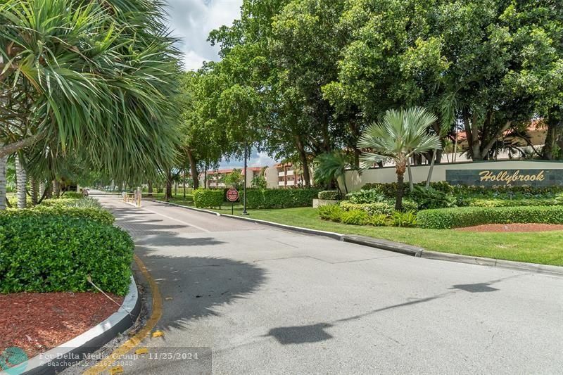 9611 N Hollybrook Lake Drive, Unit 107, Pembroke Pines, FL 33025 Photo