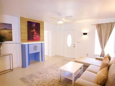 1438 NW 27th St, Miami, FL 33142 Photo