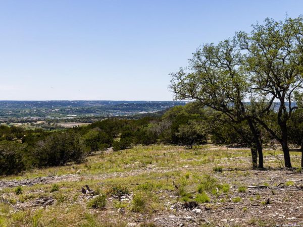 174 Countless Views Dr N, Kerrville, TX 78028