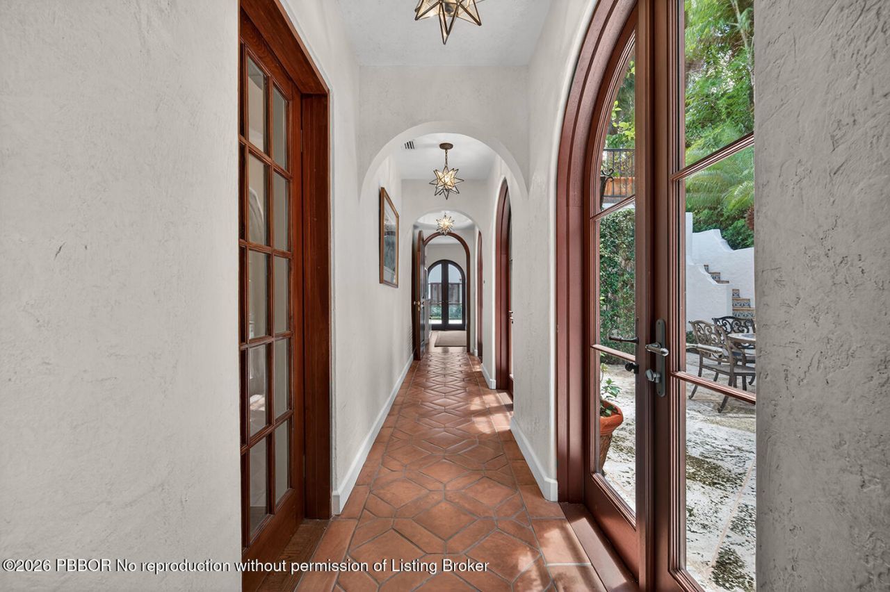 424 Brazilian Avenue, Palm Beach, FL 33480 Photo