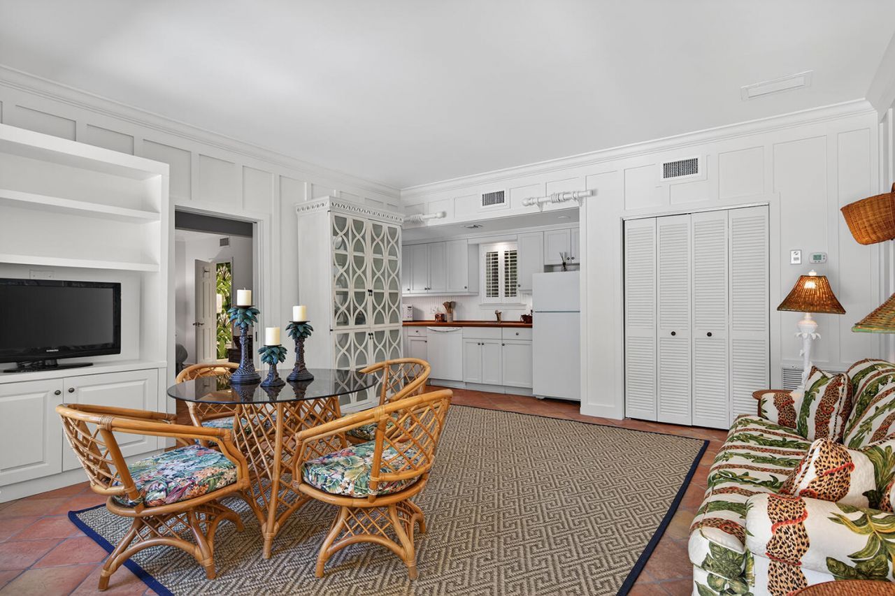 424 Brazilian Avenue, Palm Beach, FL 33480 Photo