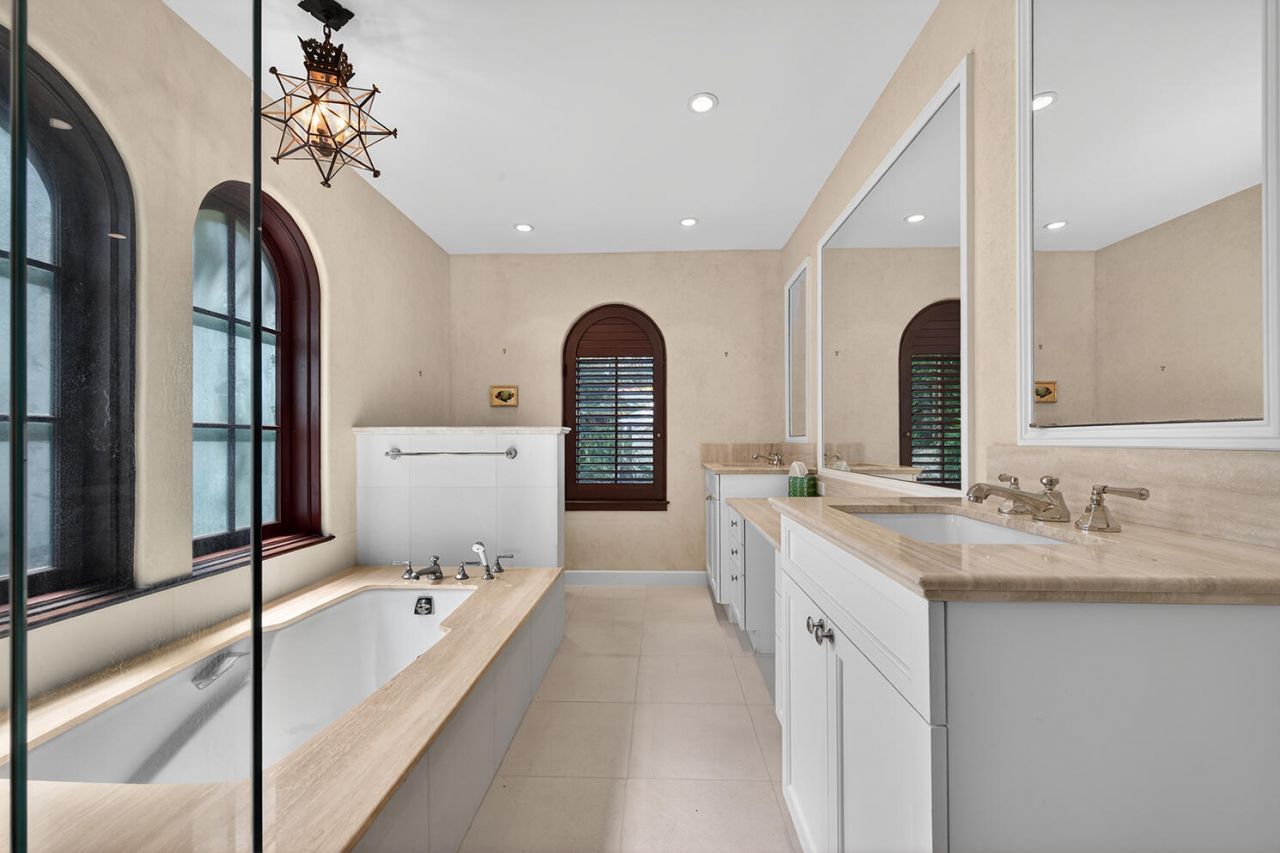 424 Brazilian Avenue, Palm Beach, FL 33480 Photo