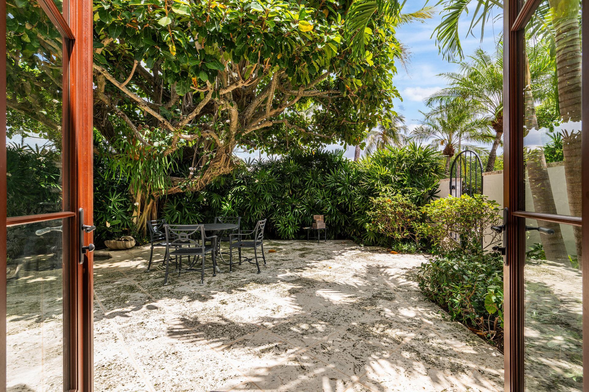 424 Brazilian Avenue, Palm Beach, FL 33480 Photo
