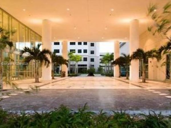 20900 NE 30th Ave, Unit 404-405, Aventura, FL 33180