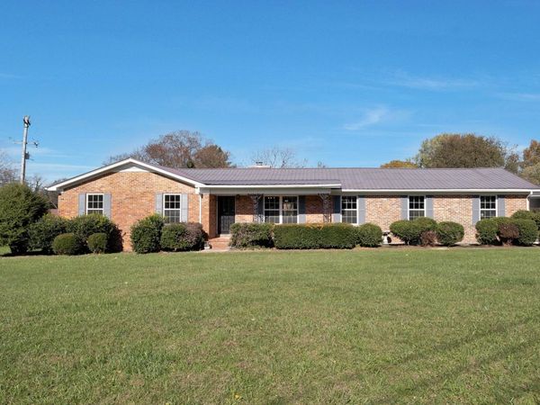 518 Hemingway Dr, Columbia, TN 38401