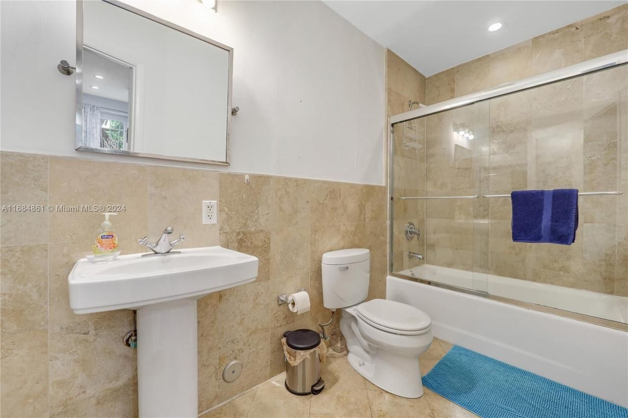 420 15th St, Unit 105, Miami Beach, FL 33139 Photo