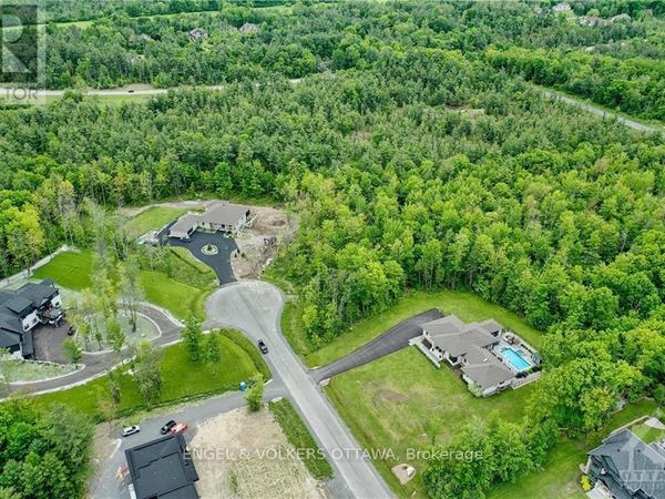 212 TERBOL Court, Unit 21, Ottawa, ON K2W0E7