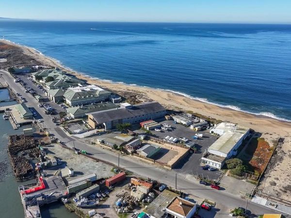 7552 Sandholdt Road, Moss Landing, CA 95039