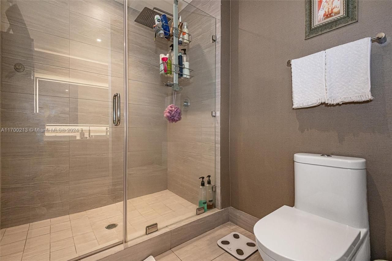 2960 NE 207th St, Unit 505, Aventura, FL 33180 Photo