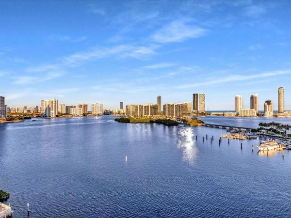 7000 Island Blvd, Unit 1207, Aventura, FL 33160