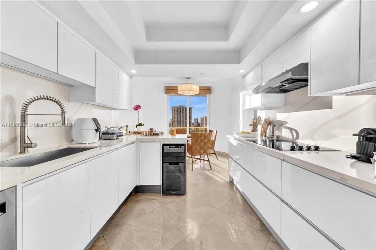 7000 Island Blvd, Unit 1207, Aventura, FL 33160 Photo