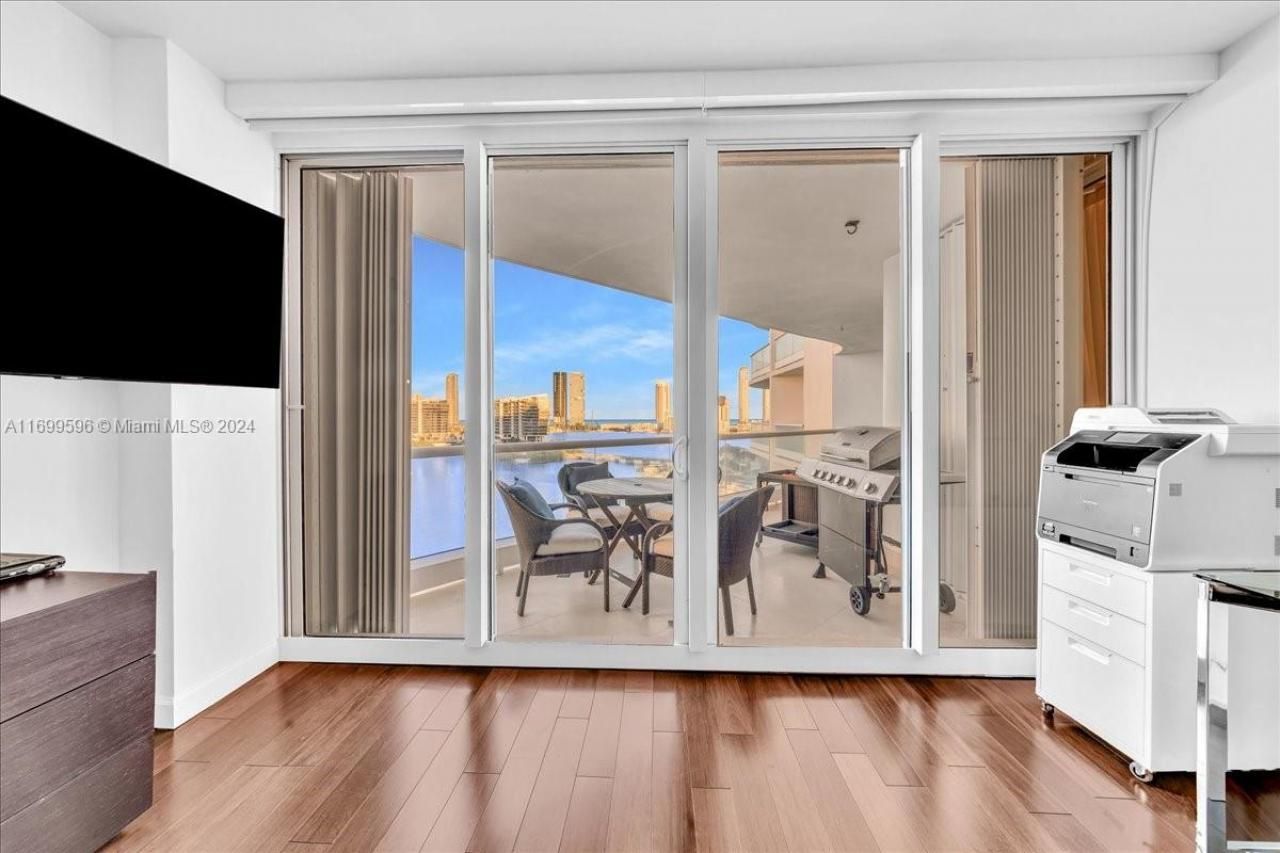 7000 Island Blvd, Unit 1207, Aventura, FL 33160 Photo