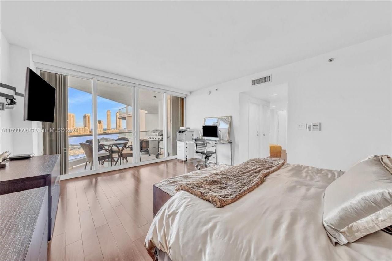 7000 Island Blvd, Unit 1207, Aventura, FL 33160 Photo