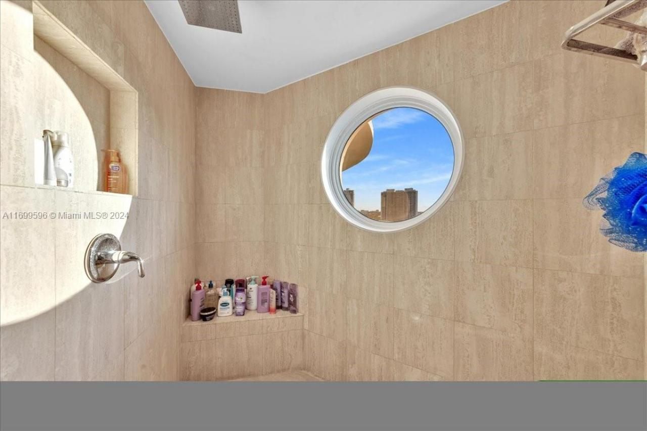 7000 Island Blvd, Unit 1207, Aventura, FL 33160 Photo