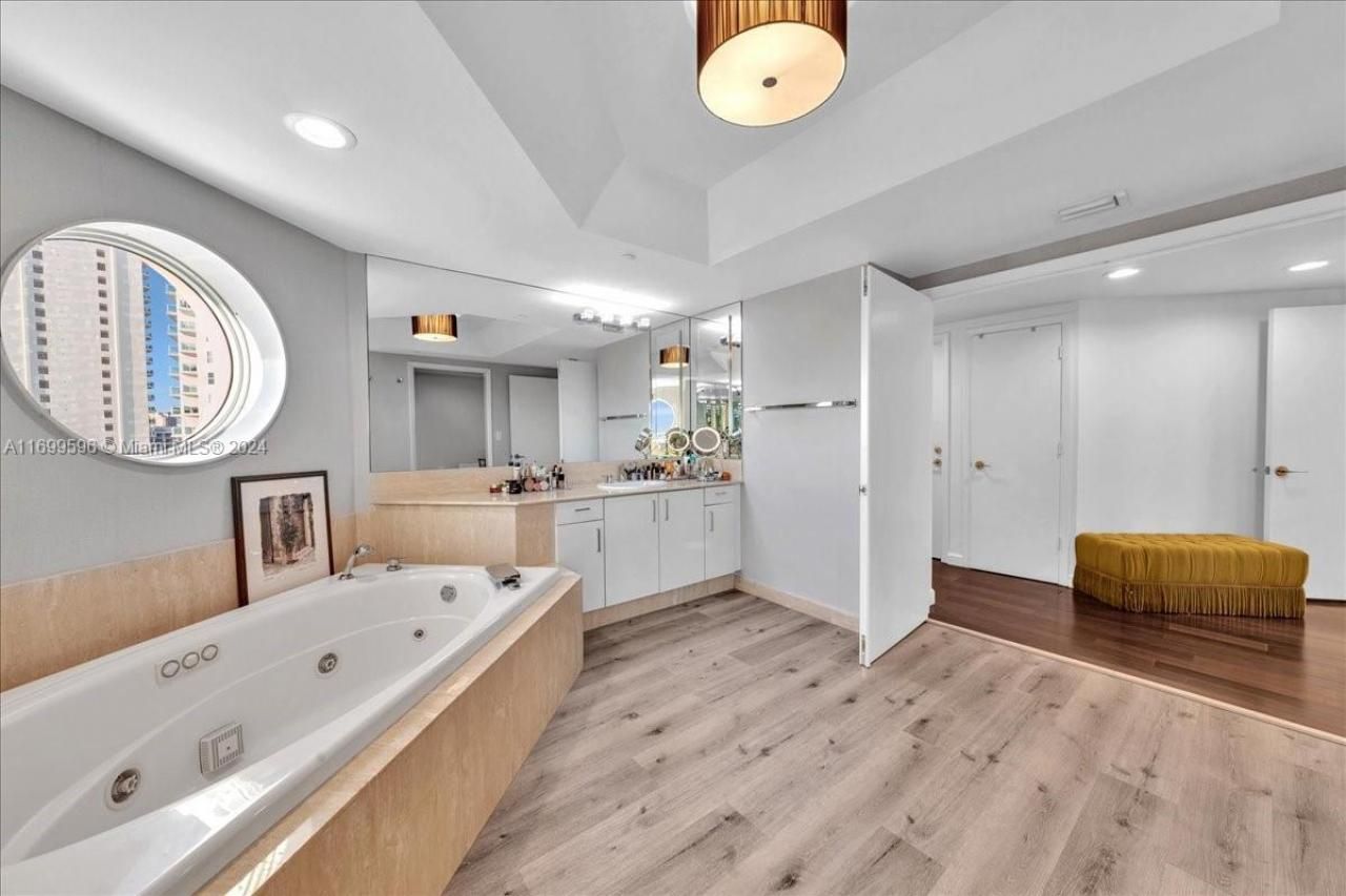 7000 Island Blvd, Unit 1207, Aventura, FL 33160 Photo