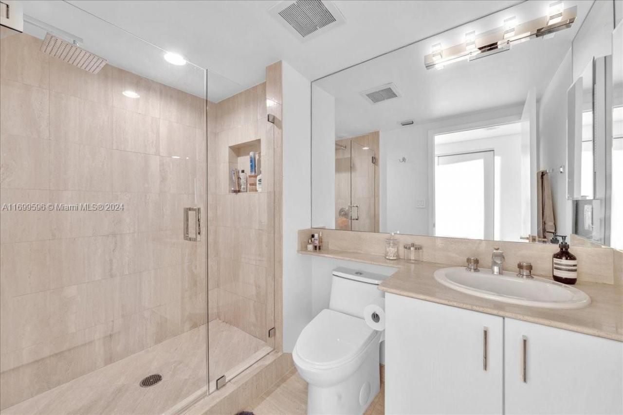 7000 Island Blvd, Unit 1207, Aventura, FL 33160 Photo