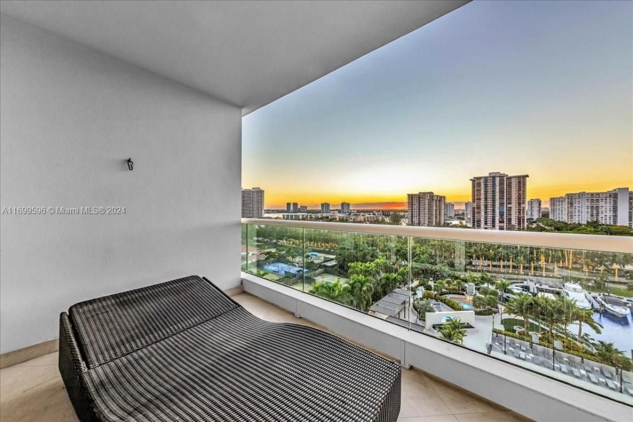 7000 Island Blvd, Unit 1207, Aventura, FL 33160 Photo