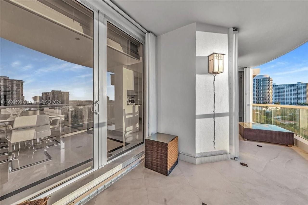 7000 Island Blvd, Unit 1207, Aventura, FL 33160 Photo