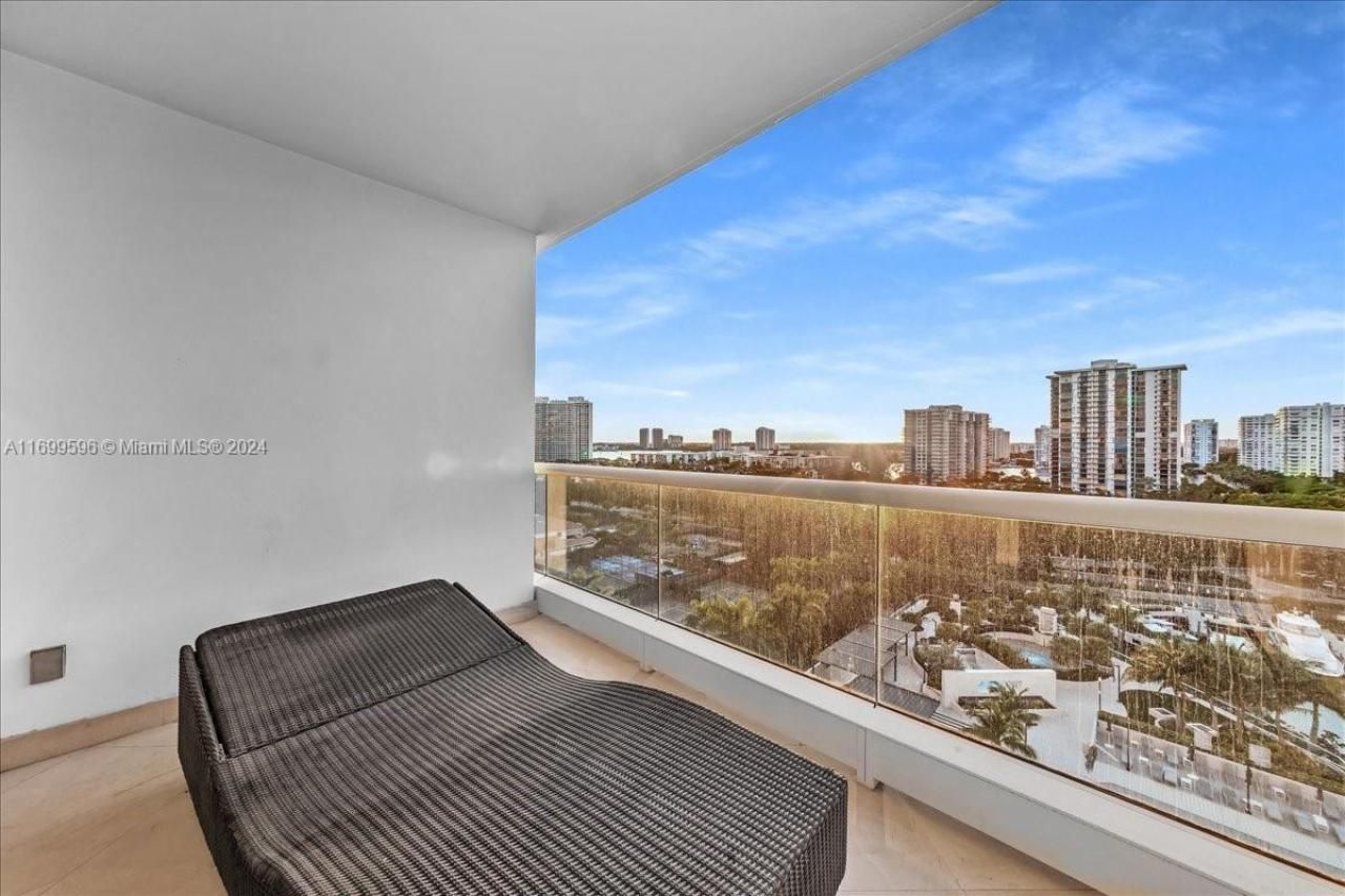 7000 Island Blvd, Unit 1207, Aventura, FL 33160 Photo