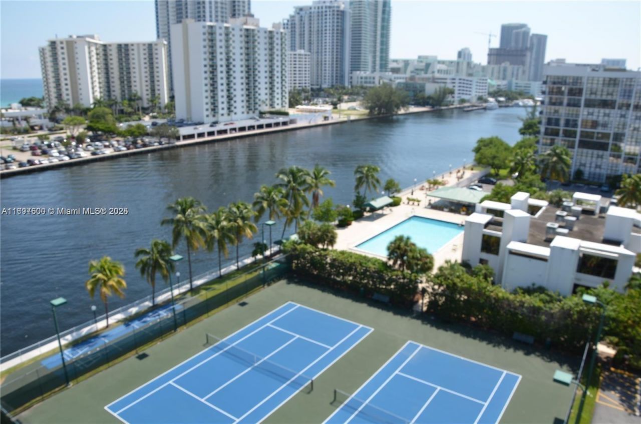 800 Parkview Dr, Unit 708, Hallandale Beach, FL 33009 Photo