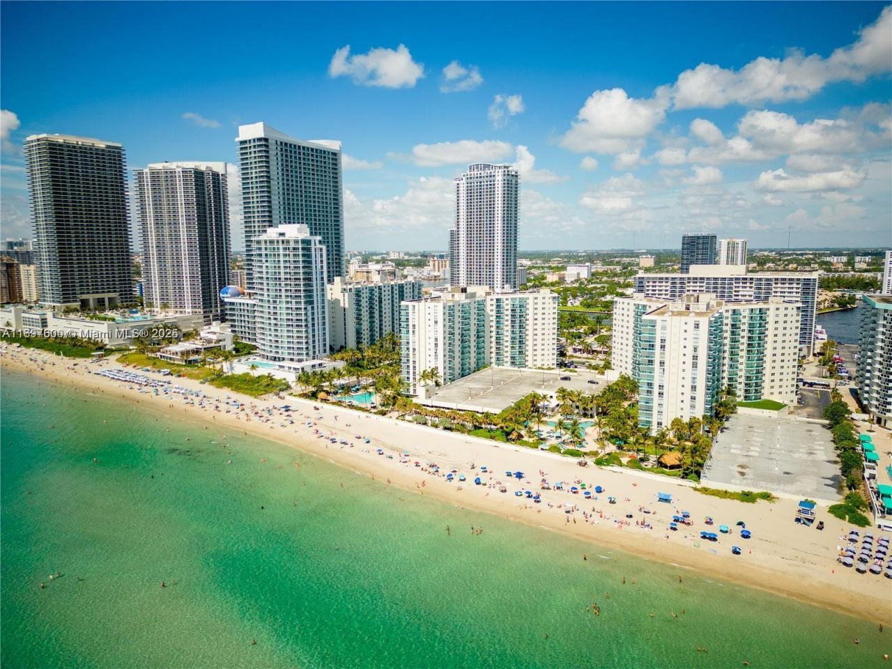 800 Parkview Dr, Unit 708, Hallandale Beach, FL 33009 Photo