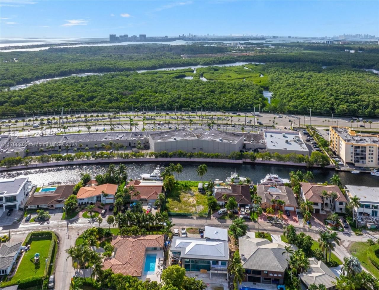 3030 NE 164th St, North Miami Beach, FL 33160 Photo