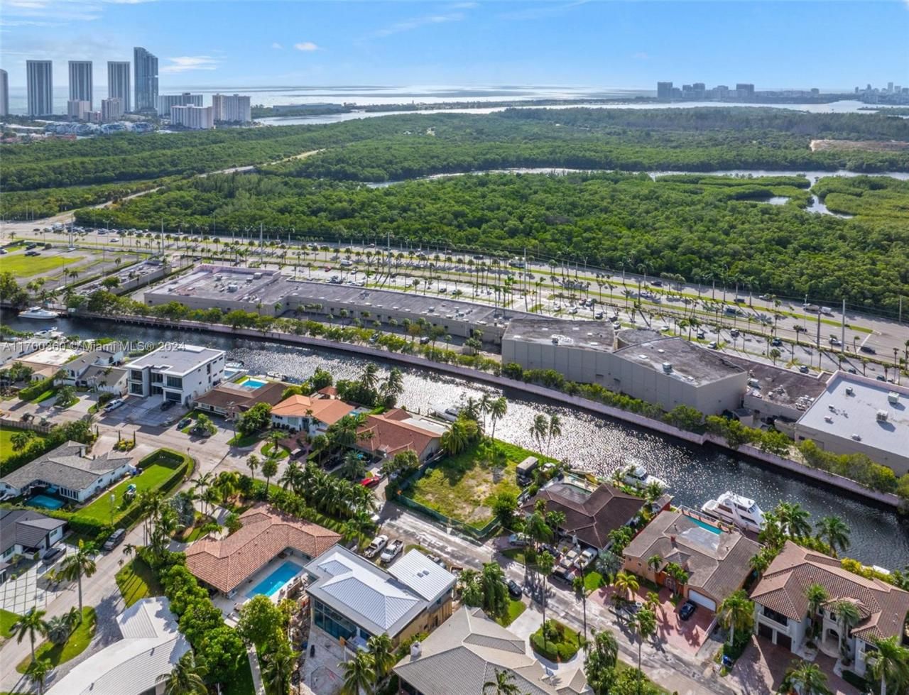 3030 NE 164th St, North Miami Beach, FL 33160 Photo