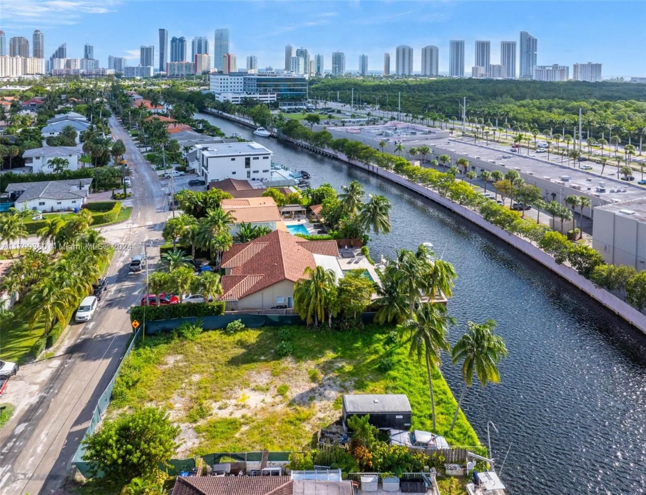 3030 NE 164th St, North Miami Beach, FL 33160 Photo