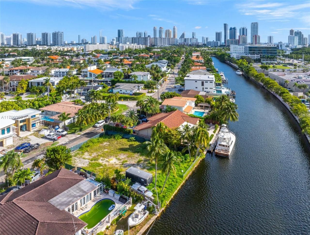 3030 NE 164th St, North Miami Beach, FL 33160 Photo