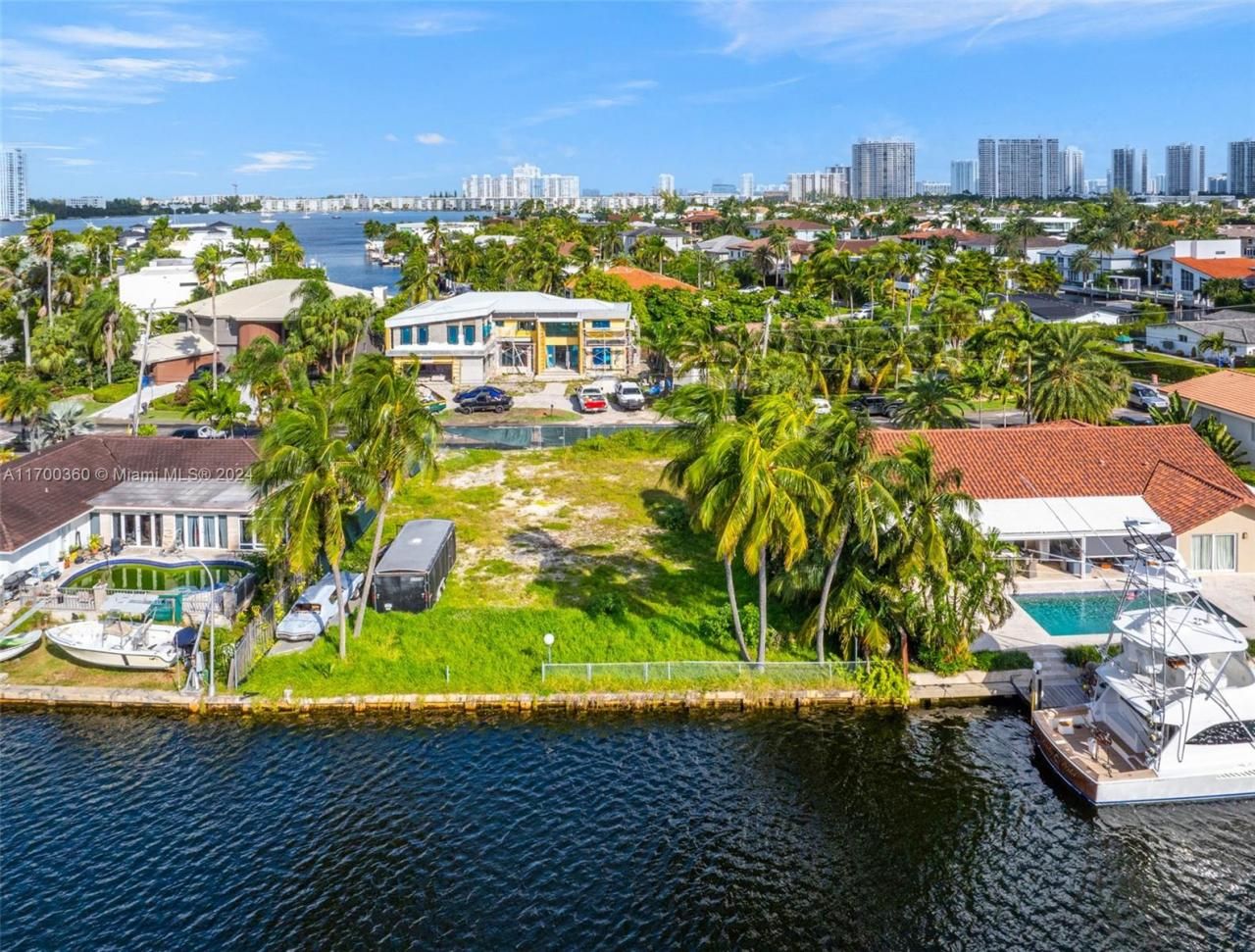 3030 NE 164th St, North Miami Beach, FL 33160 Photo