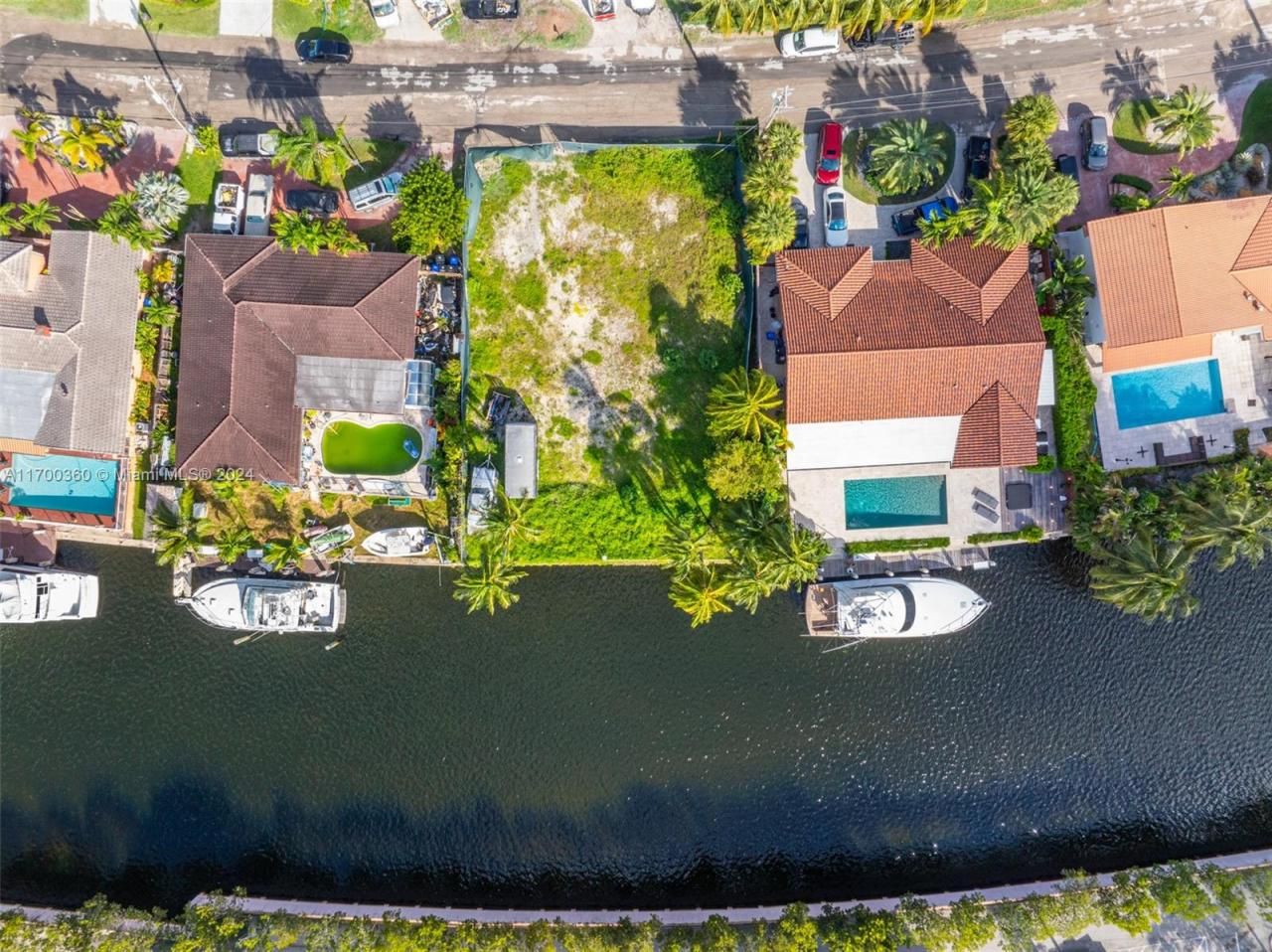 3030 NE 164th St, North Miami Beach, FL 33160 Photo