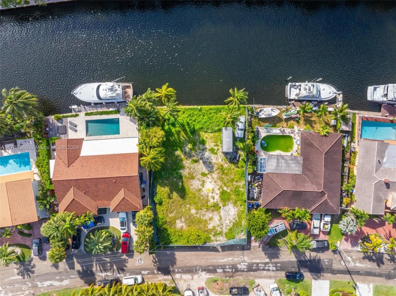 3030 NE 164th St, North Miami Beach, FL 33160 Photo