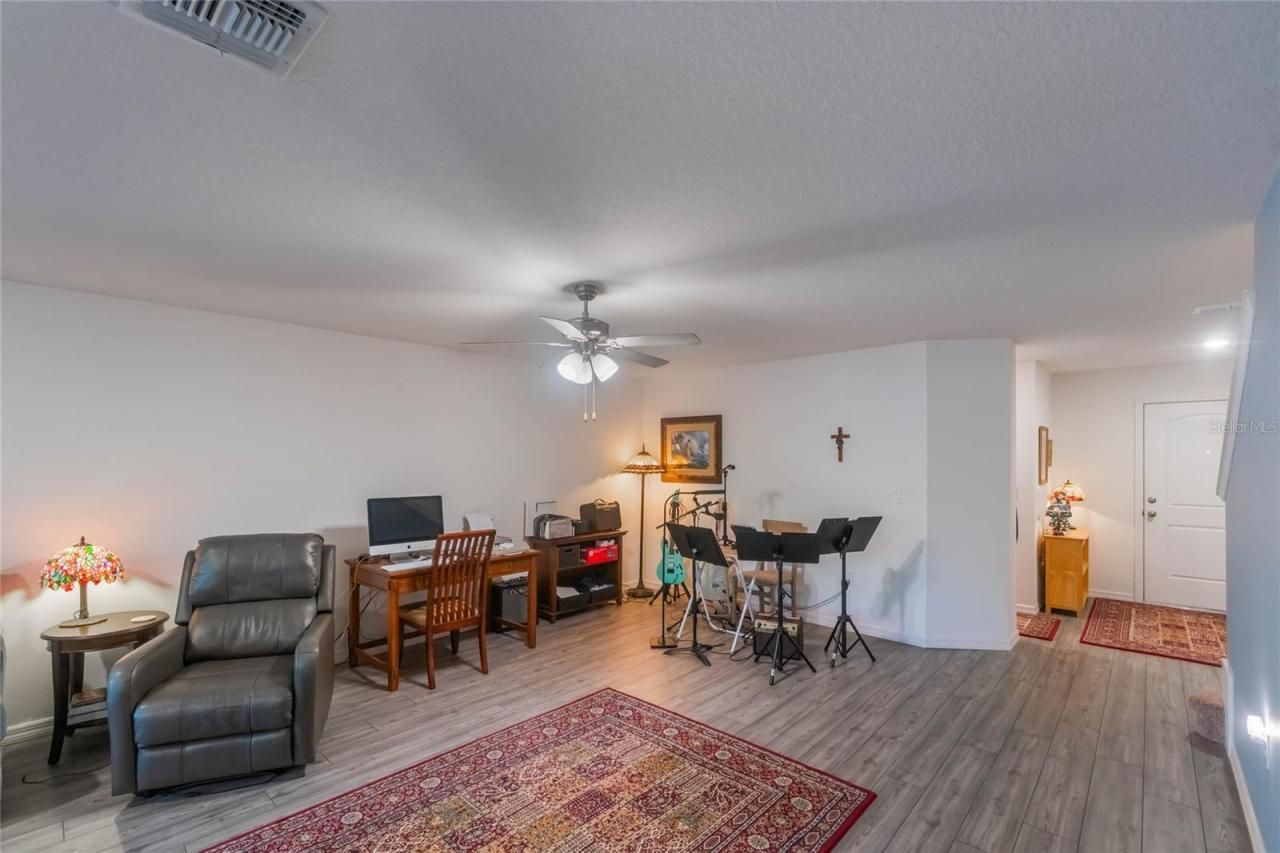 1592 Wynford Circle, Tavares, FL 32778 Photo