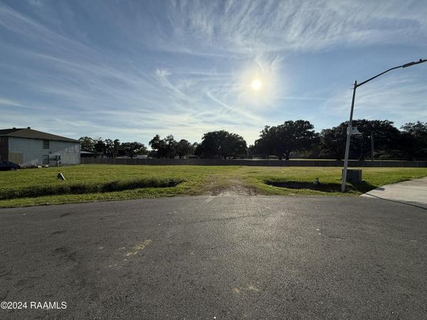 200 Vieux Orleans Circle, Lafayette, LA 70508