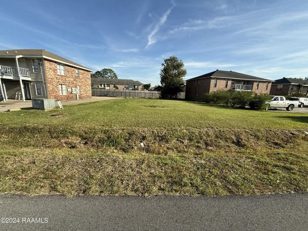 Circle, Lafayette, LA 70508