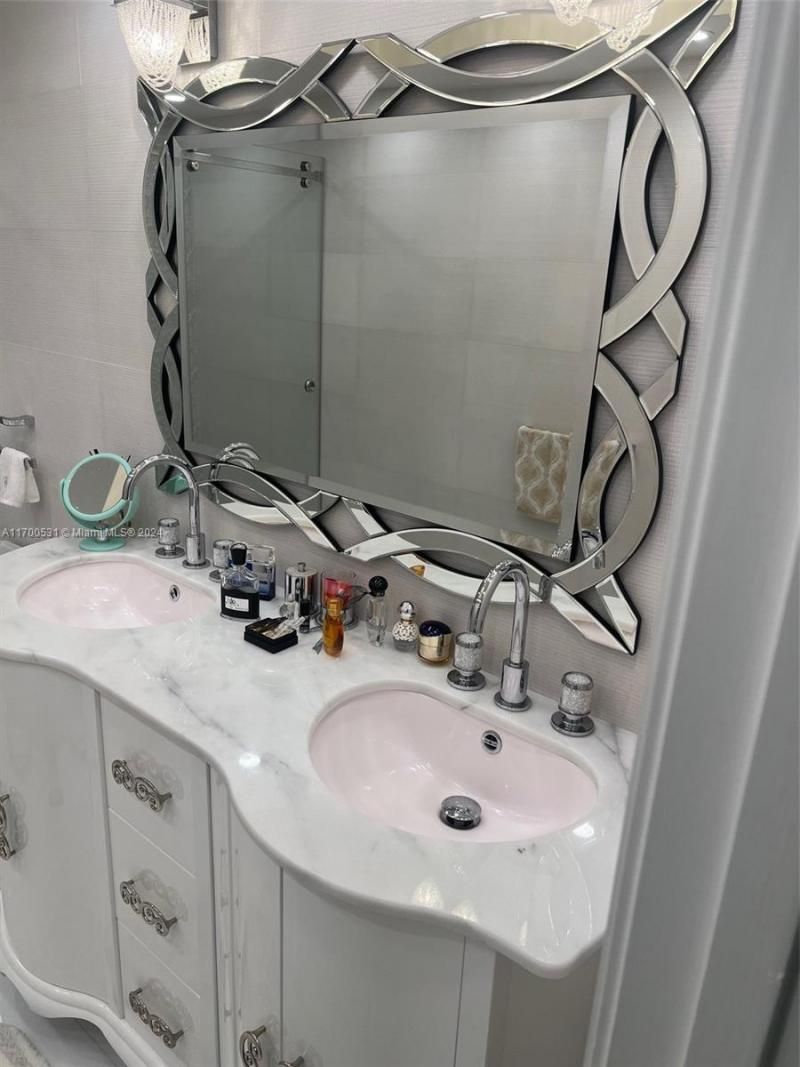 9801 W Collins Ave, Unit 5O/complet, Bal Harbour, FL 33154 Photo