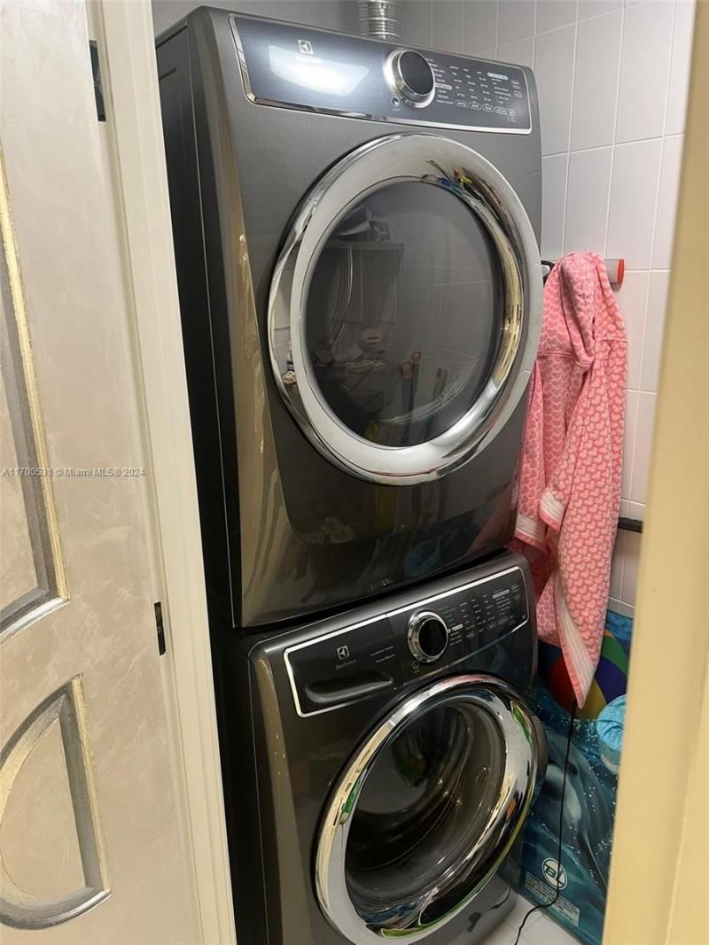 9801 W Collins Ave, Unit 5O/complet, Bal Harbour, FL 33154 Photo