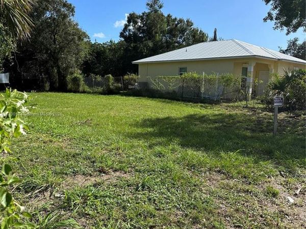 712 N 22nd St, Fort Pierce, FL 34950
