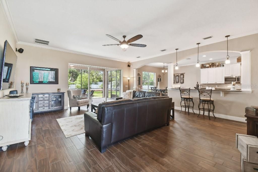 849 John Cressler Drive, Seffner, FL 33584 Photo