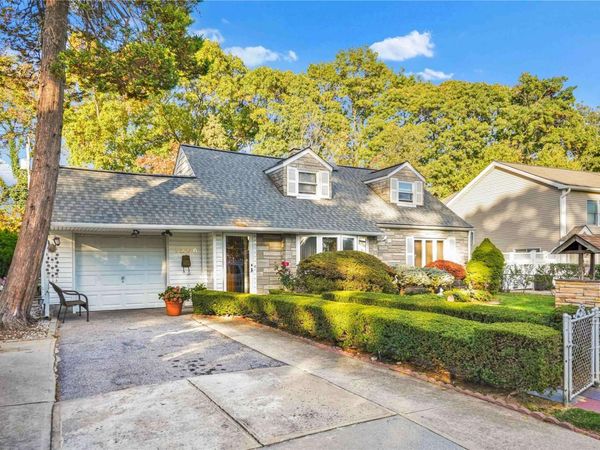 1260 Bretton Road, Valley Stream, NY 11580