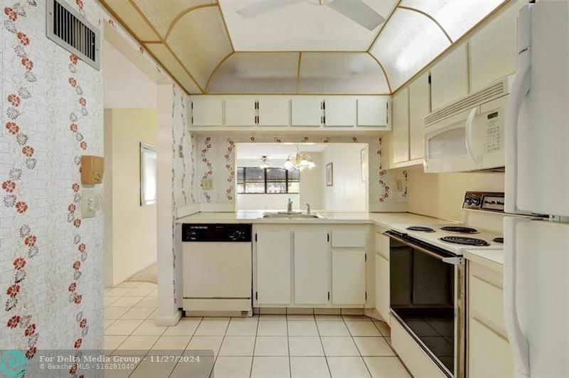 2726 NW 104th Avenue, Unit 201, Sunrise, FL 33322 Photo