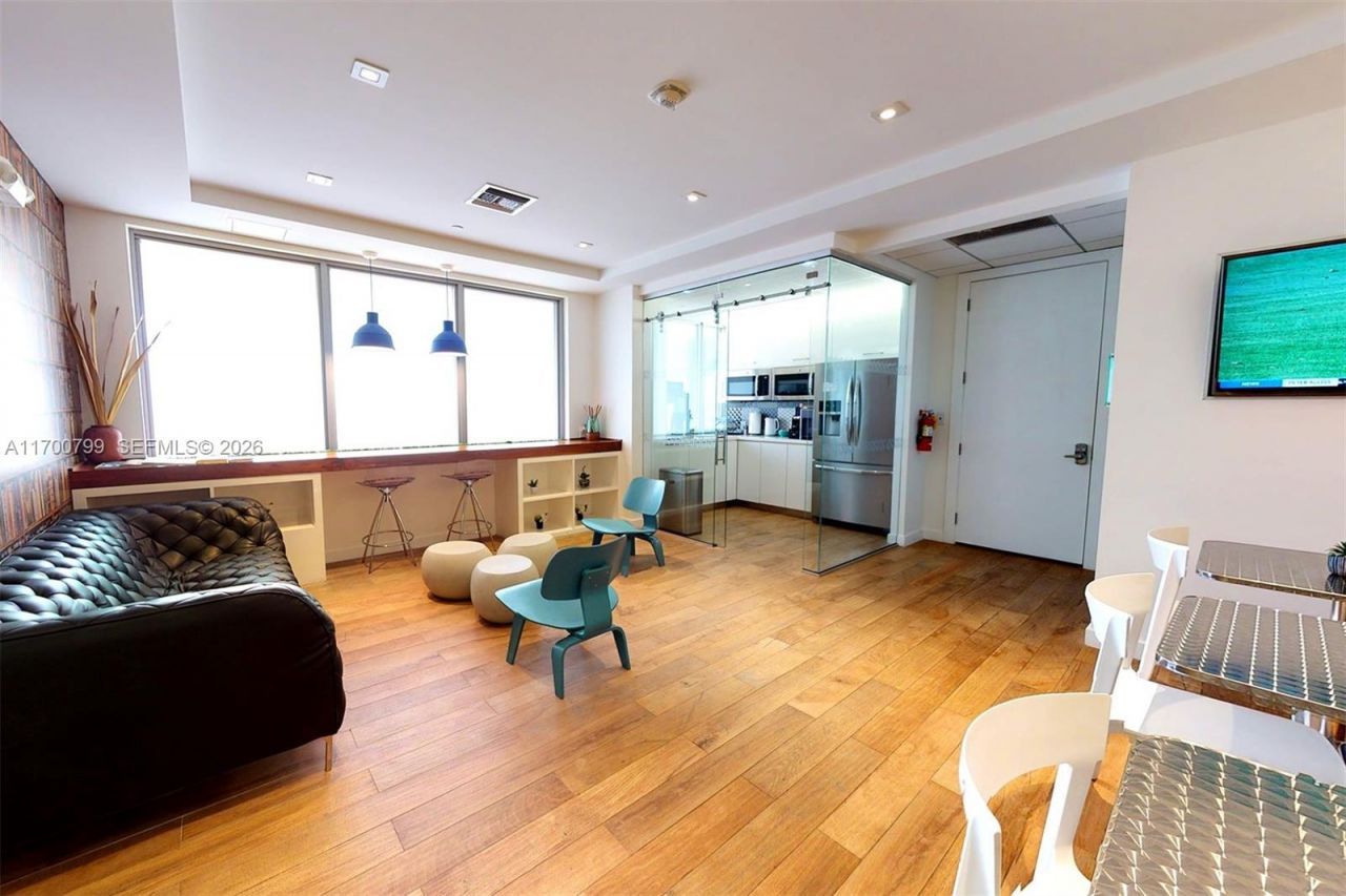 150 SE 2nd Ave, Unit 332, Miami, FL 33131 Photo