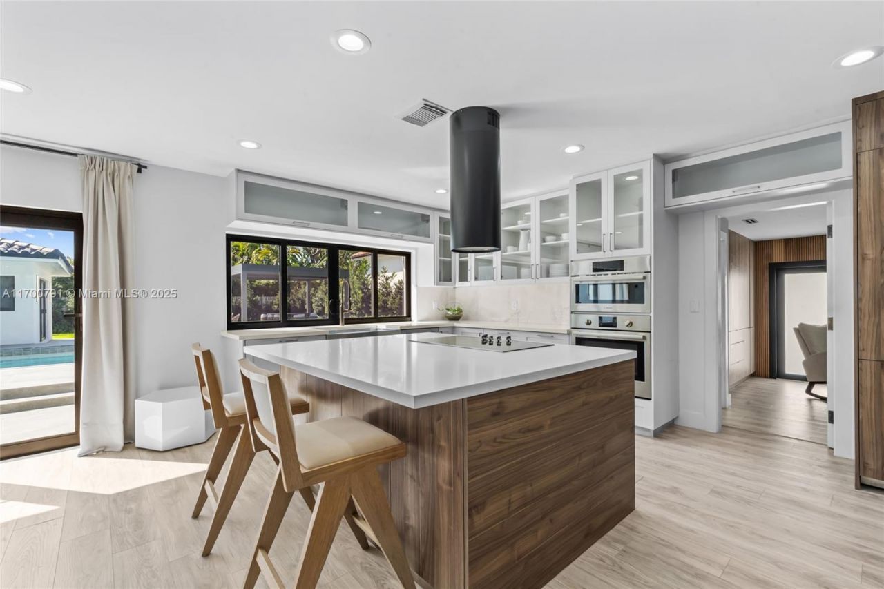 116 W 1st Ct, Miami Beach, FL 33139 Photo